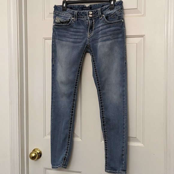 Vigoss Women's Skinny Jeans - Blue with Embroidered Pocket - Picture 2 of 15